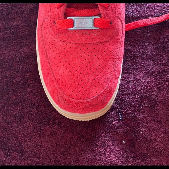 Women’s Air Force One (University Red Suede & Gum Sole High Top) - Picture 6 of 8